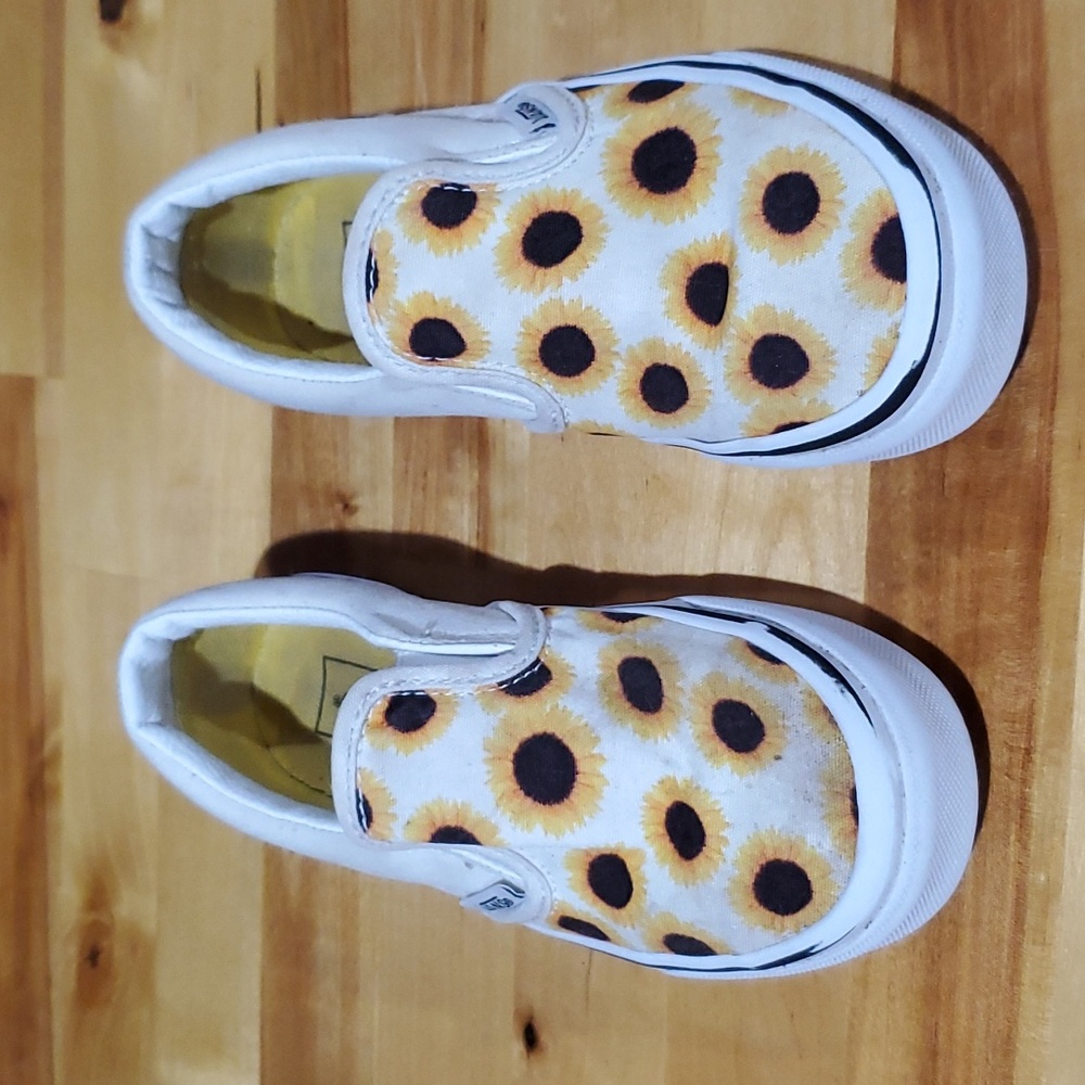 Little girl's Vans